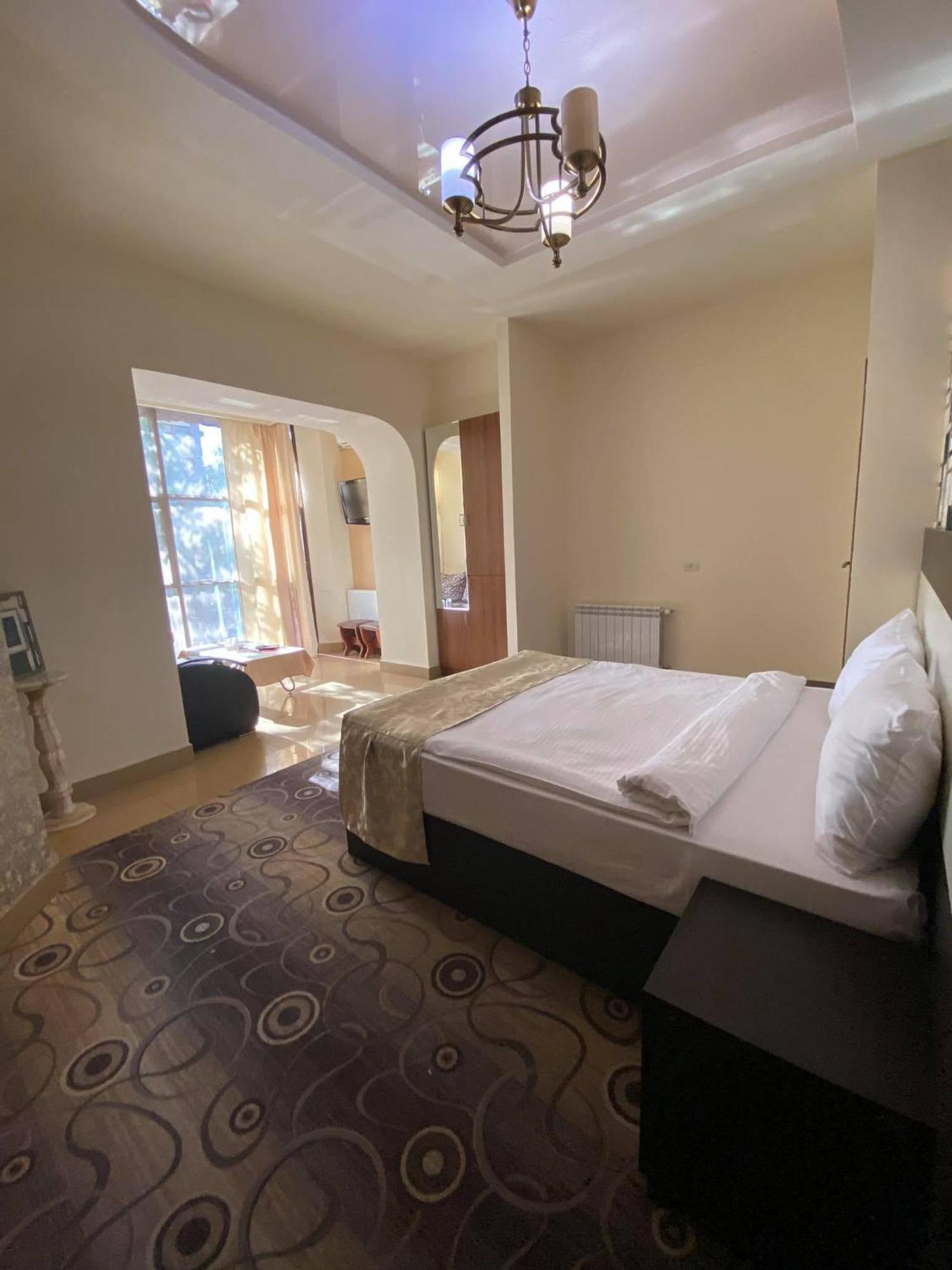 Hotel Premium Armenia Yerevan Ngoại thất bức ảnh